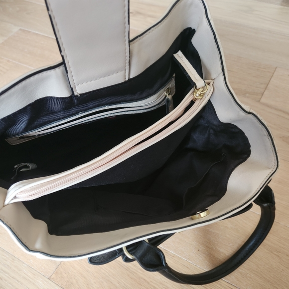 MERONA | Classic black, tan and gold colored handbag - Picture 2 of 6